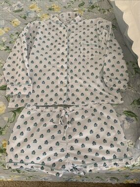 Marigot Women's White Pajama Set with Teal Ladybug Print